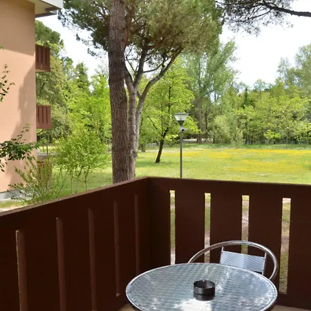 Just Relax In A Area Near The Μπιμπιόνε